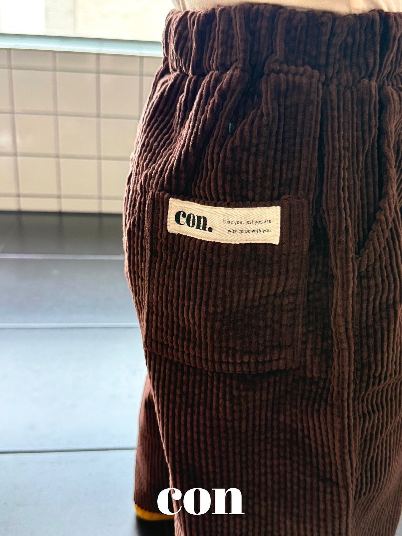 [PRÉCOMMANDE] Pantalon court en velours côtelé