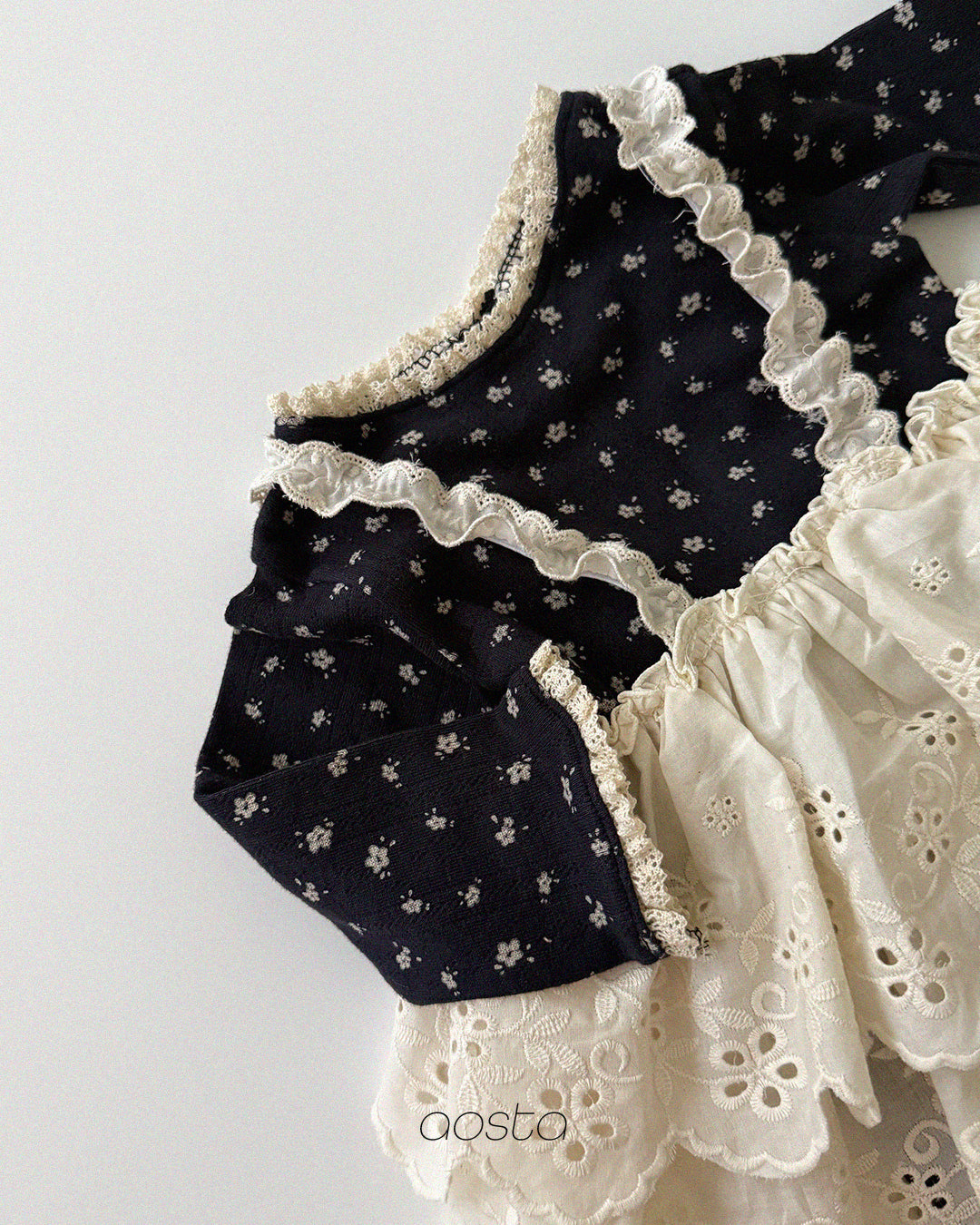 [PRÉCOMMANDE] Haut en maille ajourée