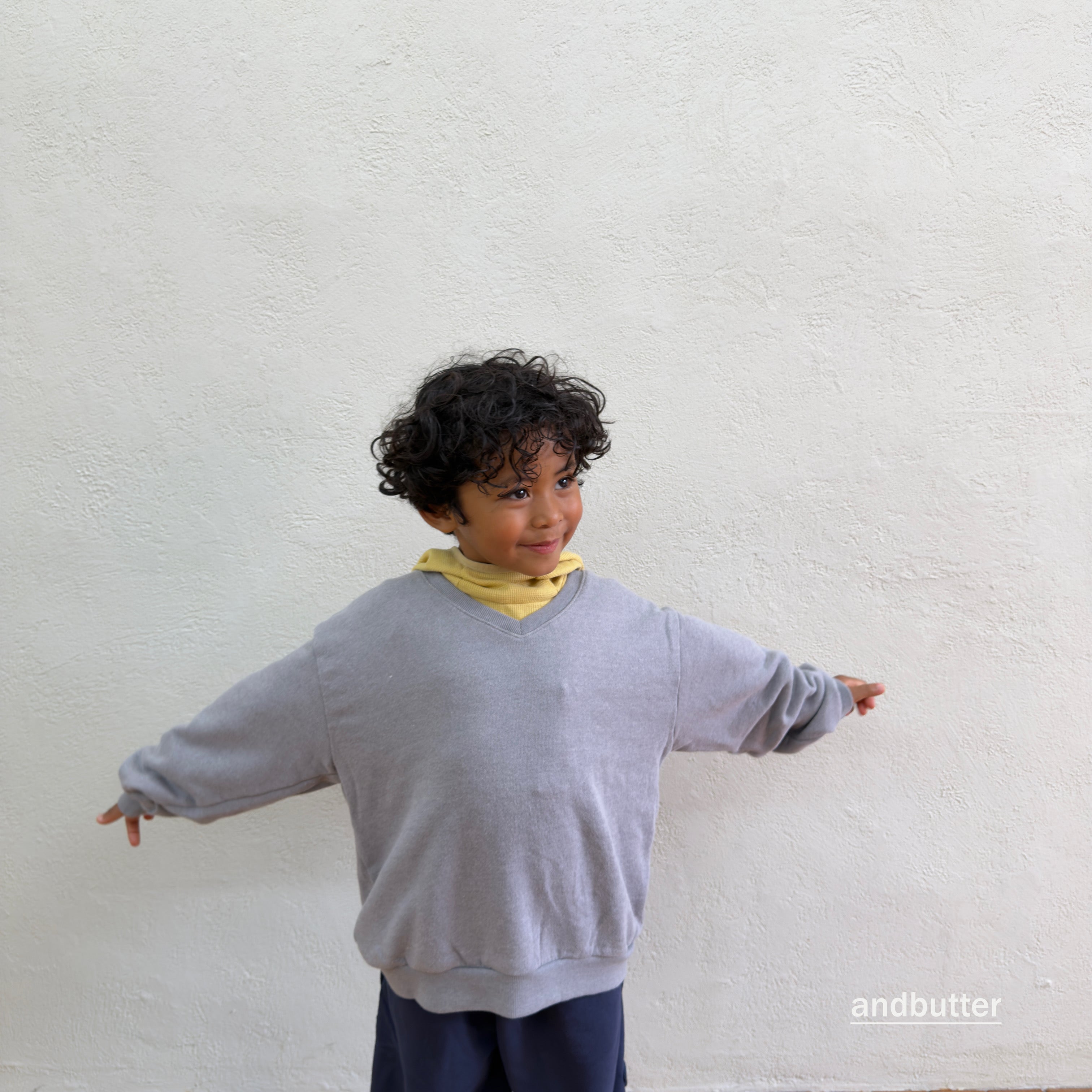 [PRÉCOMMANDE] Sweat-shirt col en V