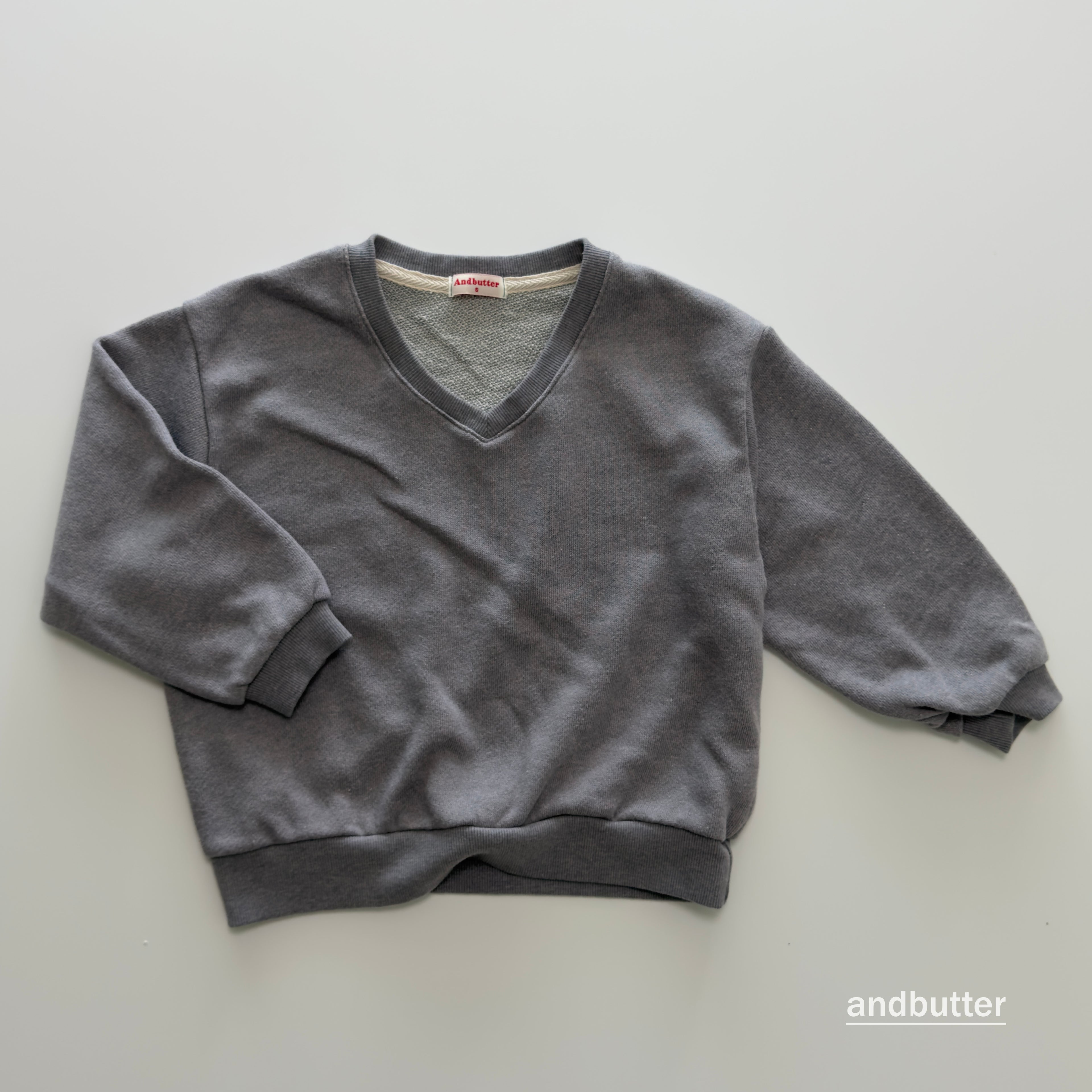 [PRÉCOMMANDE] Sweat-shirt col en V
