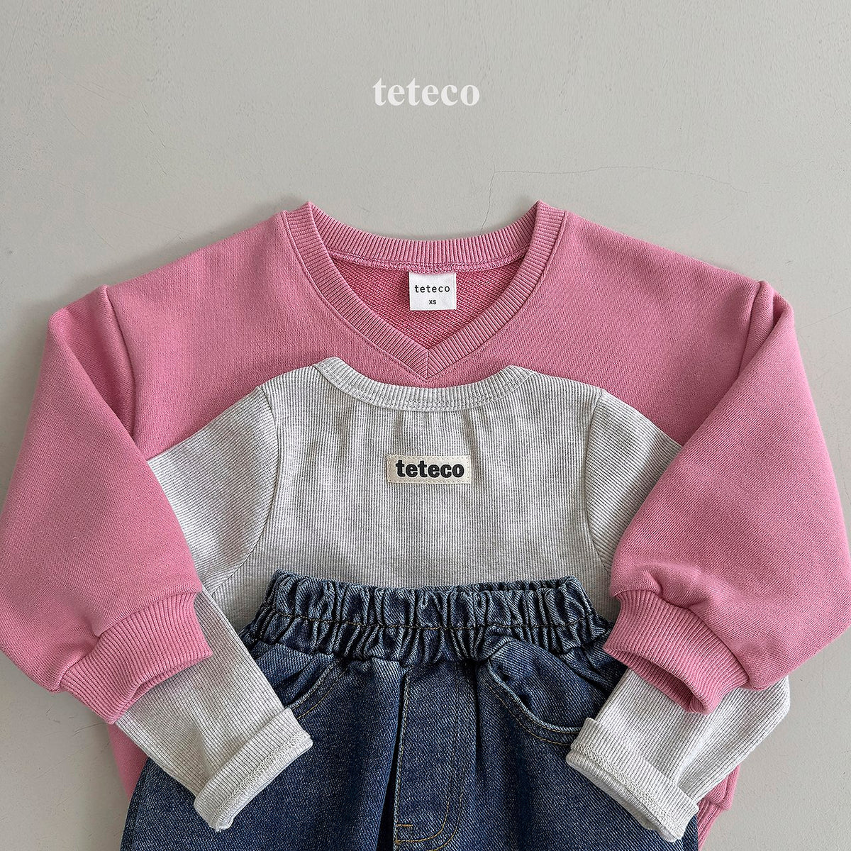 [PRÉCOMMANDE] Sweat-shirt col en V